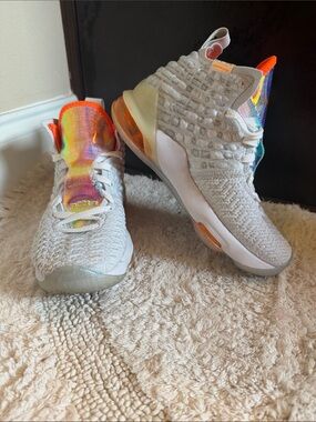 Lebrons. Size 4Y - fit women’s 5-6